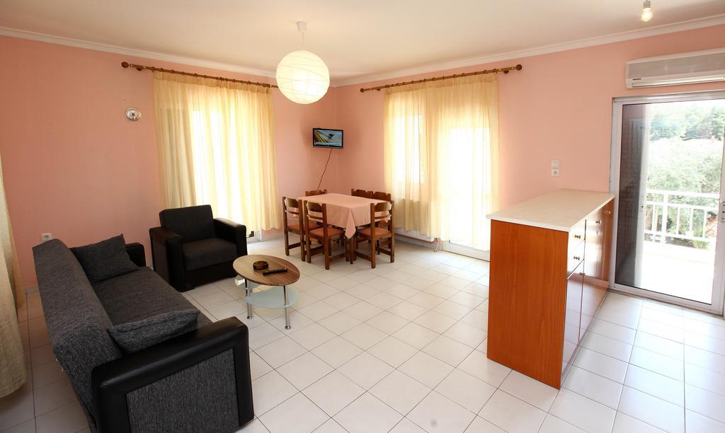 Aparthotel Amarilia Skala Rachoni  Habitación foto