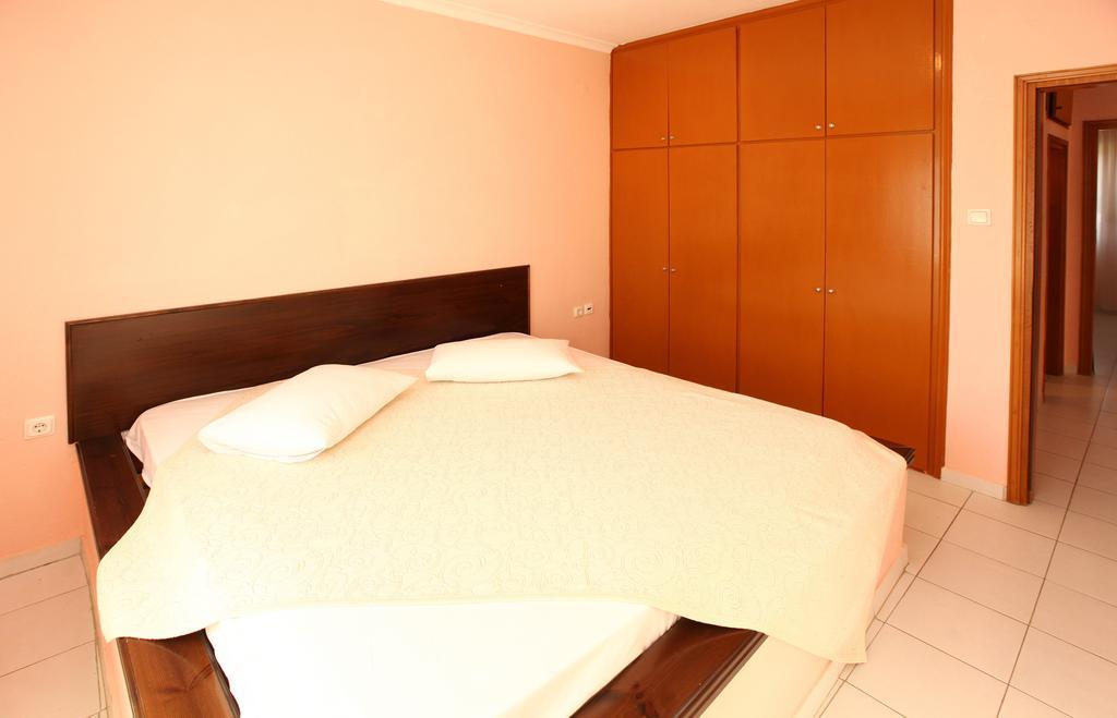Aparthotel Amarilia Skala Rachoni  Exterior foto