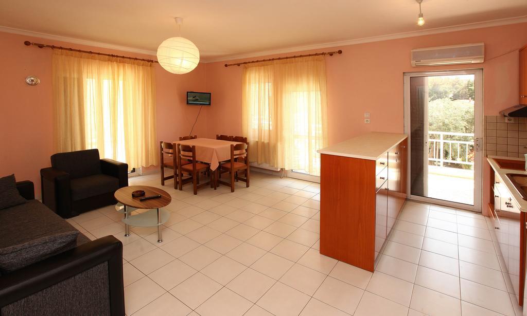 Aparthotel Amarilia Skala Rachoni  Exterior foto