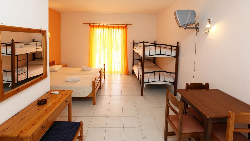 Aparthotel Amarilia Skala Rachoni  Exterior foto