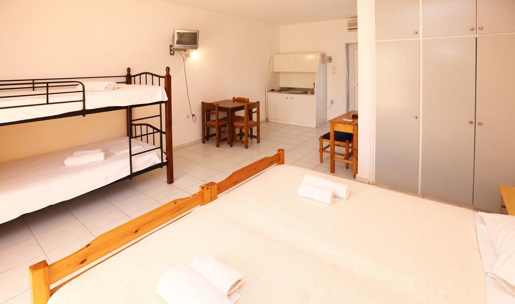 Aparthotel Amarilia Skala Rachoni  Habitación foto