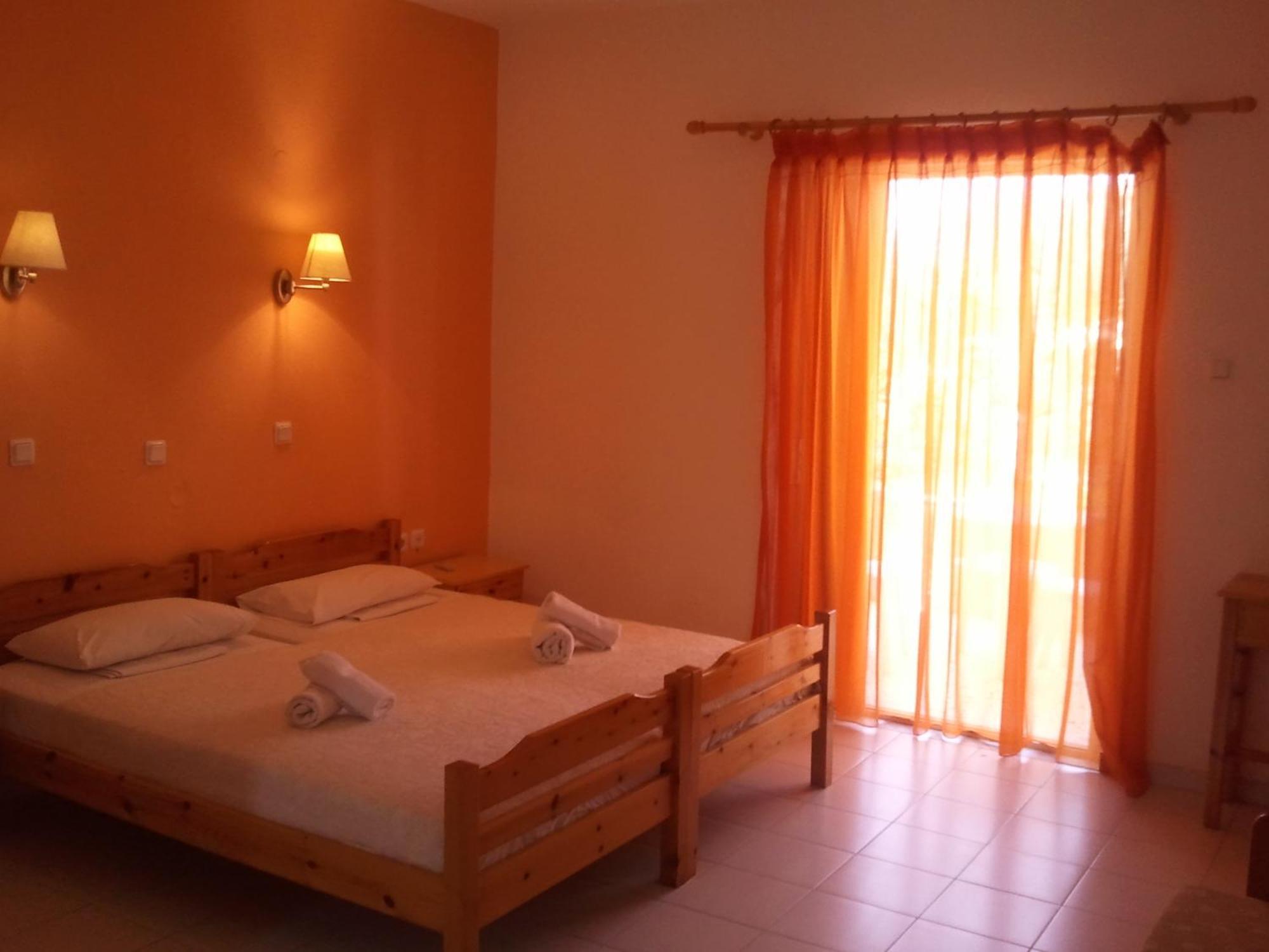 Aparthotel Amarilia Skala Rachoni  Exterior foto
