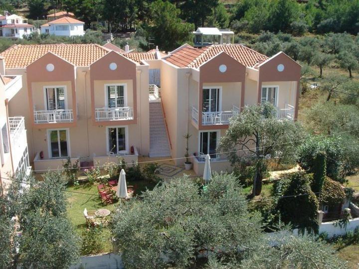 Aparthotel Amarilia Skala Rachoni  Exterior foto