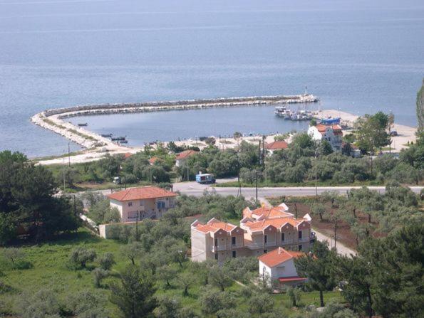 Aparthotel Amarilia Skala Rachoni  Exterior foto